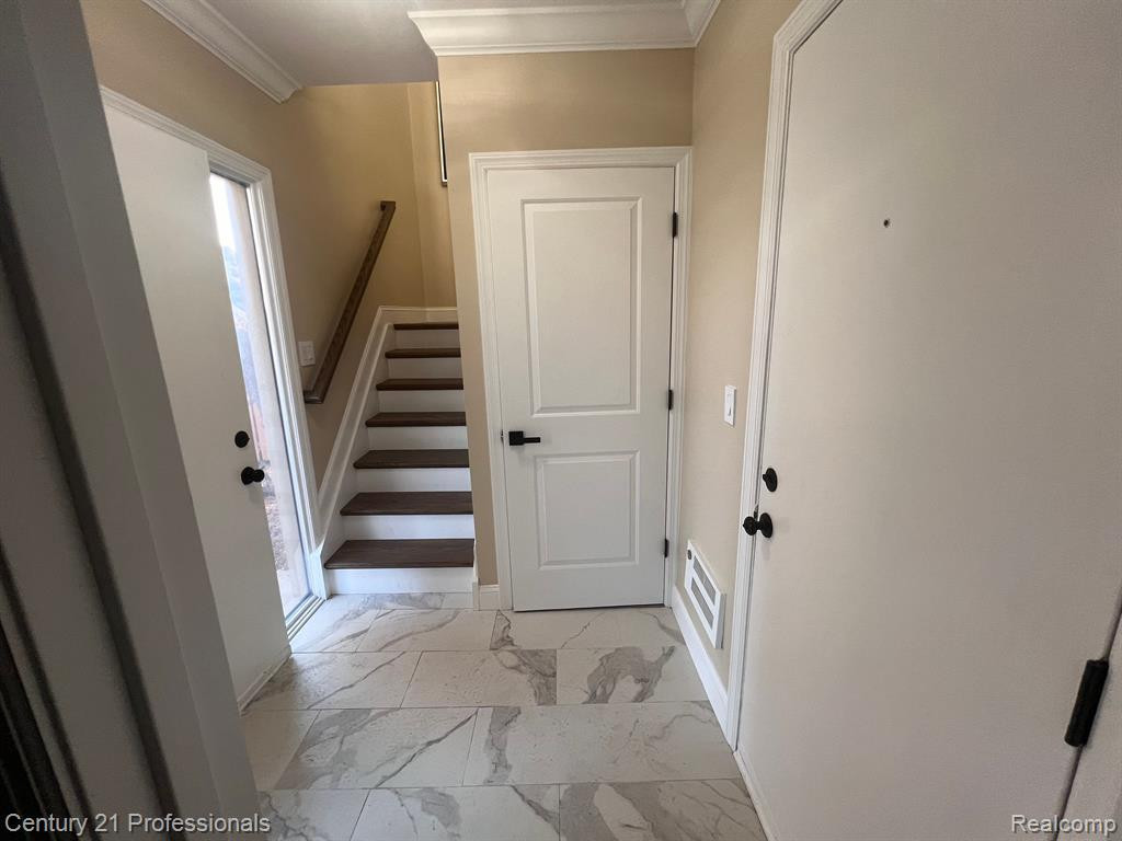 41609 BEDFORD Drive, Canton, MI 48187 — Photo 7