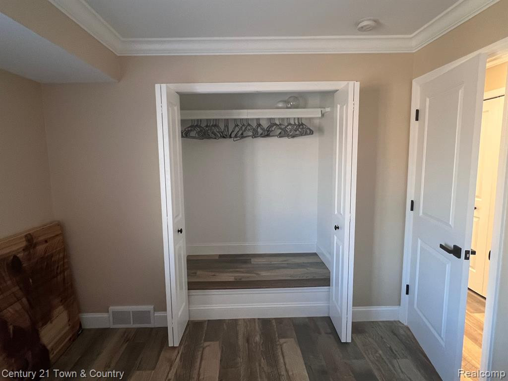41609 BEDFORD Drive, Canton, MI 48187 — Photo 17