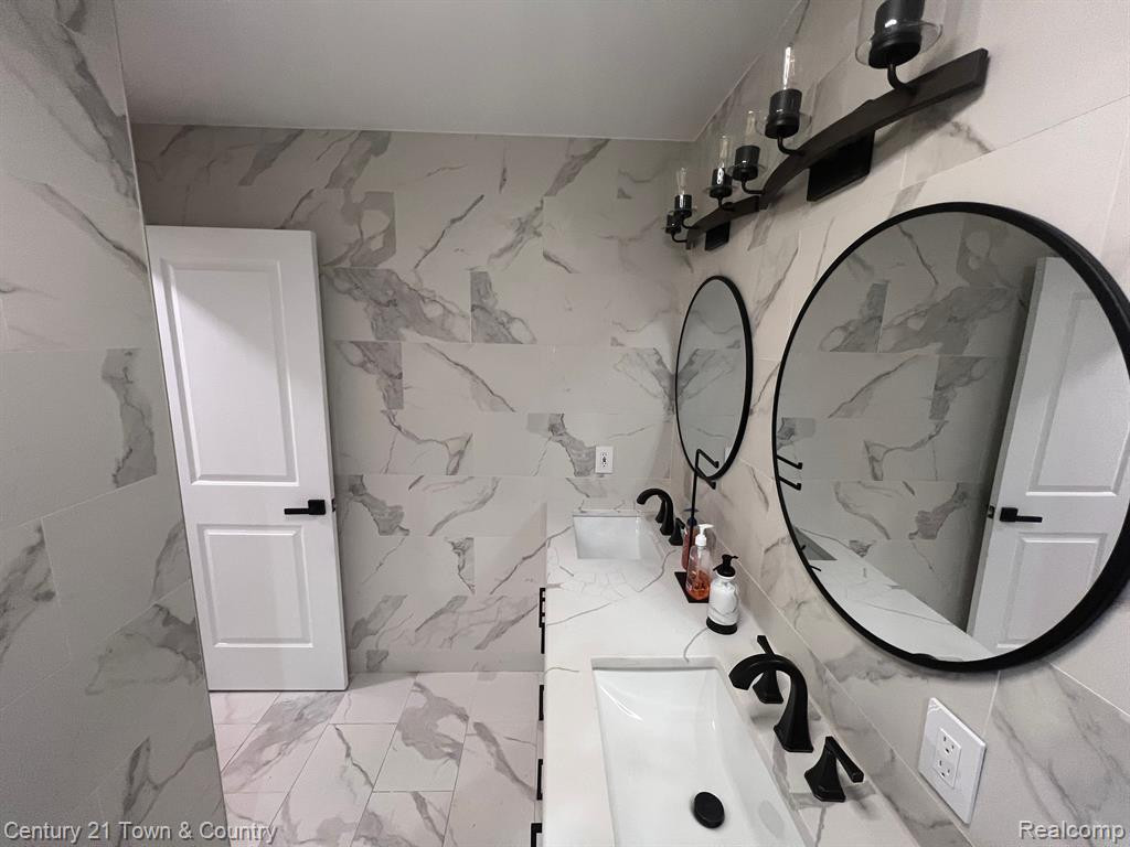 41609 BEDFORD Drive, Canton, MI 48187 — Photo 22
