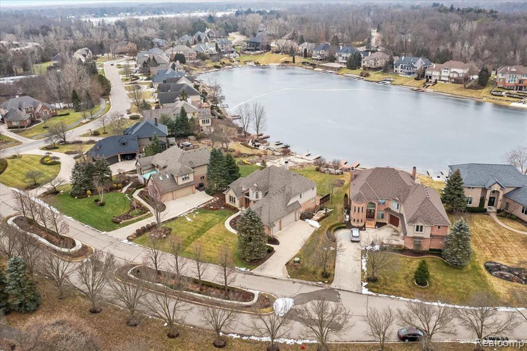 10800 LIGHTHOUSE PT., South Lyon, MI 48178 — Photo 59