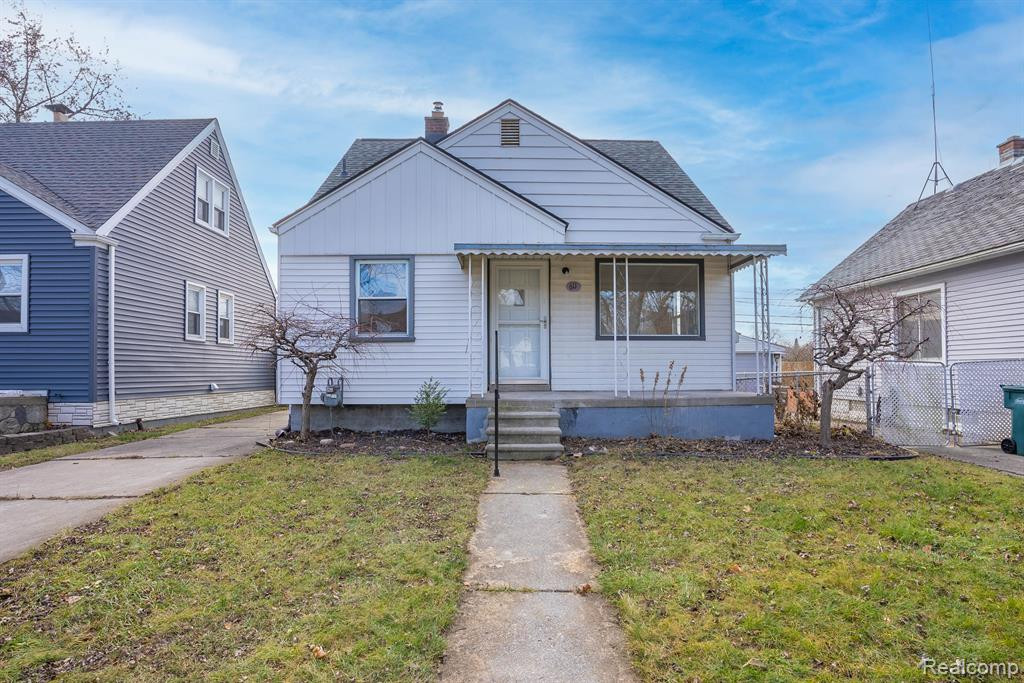 611 CLEVELAND Avenue, Lincoln Park, MI 48146 — front exterior