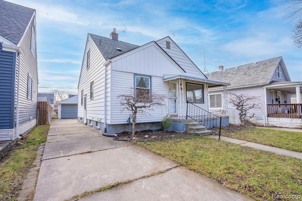 611 CLEVELAND Avenue, Lincoln Park, MI 48146 — Photo 3