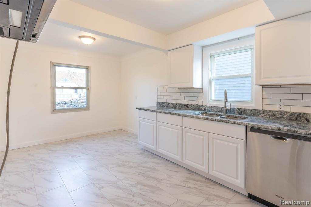 611 CLEVELAND Avenue, Lincoln Park, MI 48146 — Photo 11