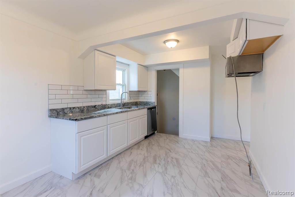 611 CLEVELAND Avenue, Lincoln Park, MI 48146 — Photo 12