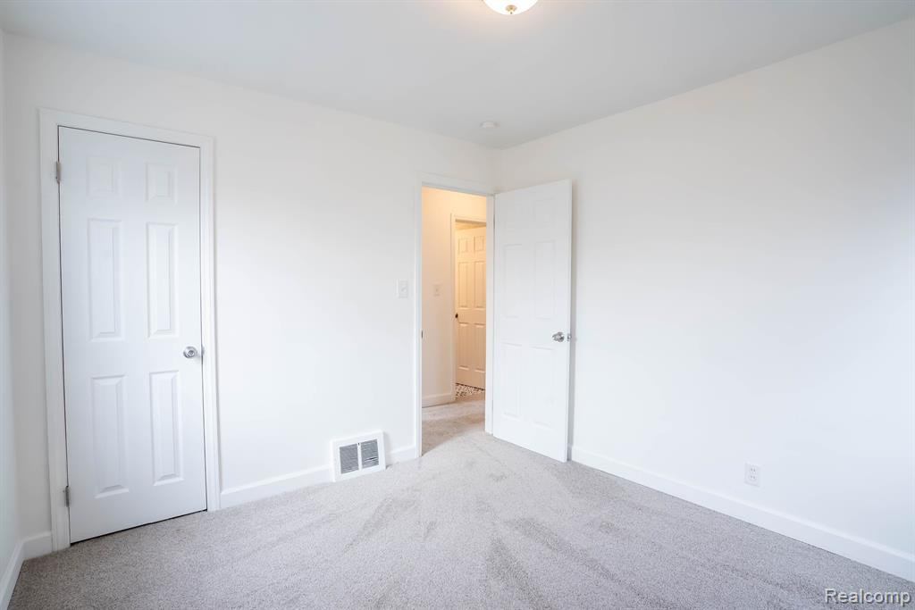 611 CLEVELAND Avenue, Lincoln Park, MI 48146 — Photo 15