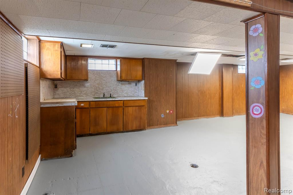 611 CLEVELAND Avenue, Lincoln Park, MI 48146 — Photo 20