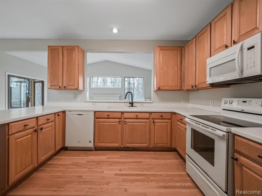 5731 VILLA FRANCE Avenue, Ann Arbor, MI 48103 — Photo 32