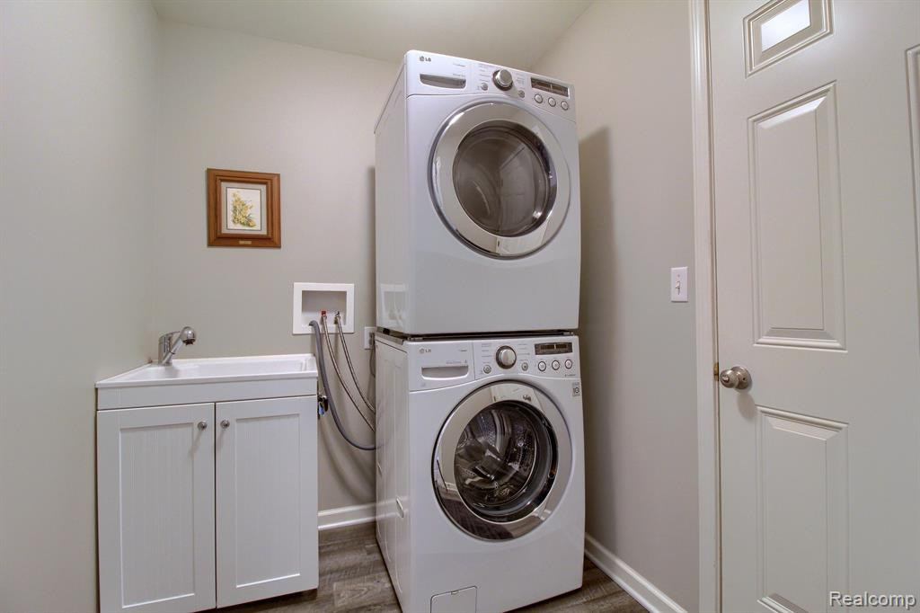 23714 ASHLEY Drive, Flat Rock, MI 48134 — Photo 14