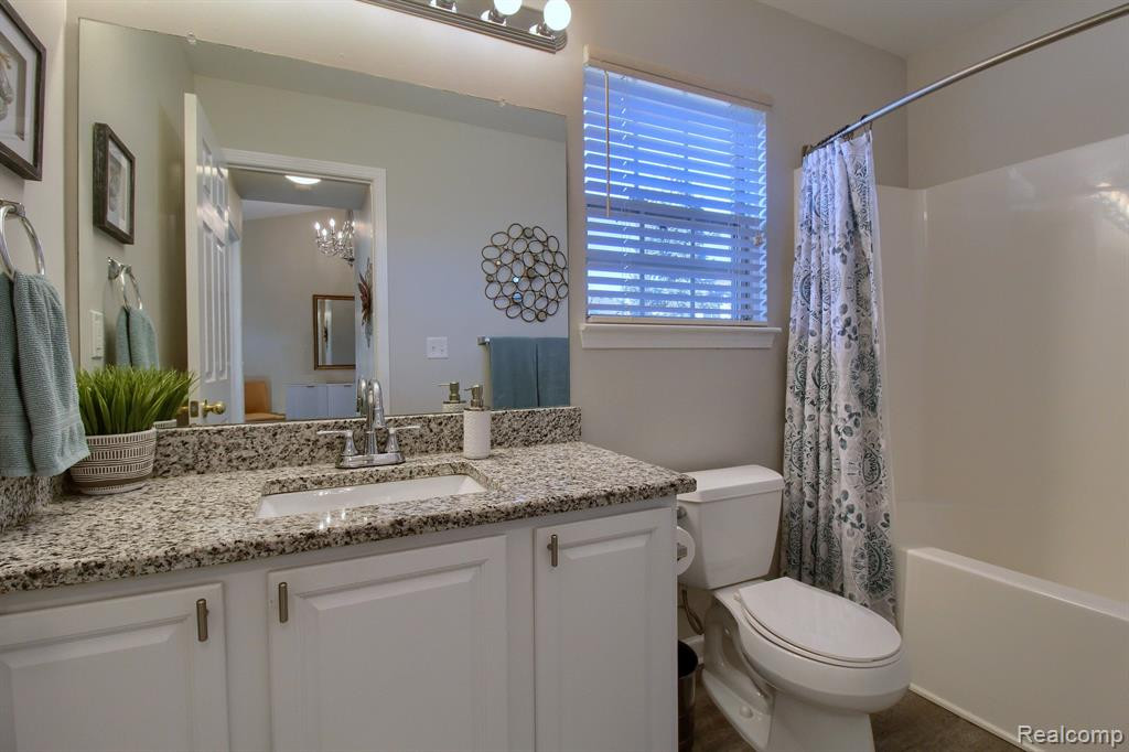 23714 ASHLEY Drive, Flat Rock, MI 48134 — Photo 21