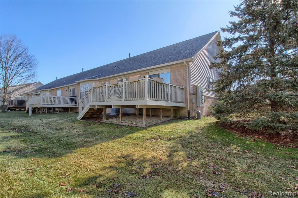 23714 ASHLEY Drive, Flat Rock, MI 48134 — Photo 28