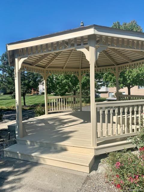 23714 ASHLEY Drive, Flat Rock, MI 48134 — Photo 31