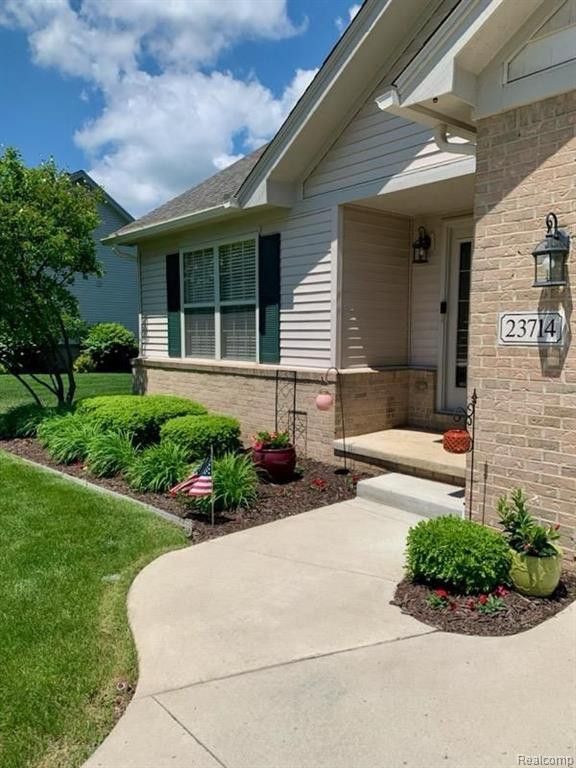 23714 ASHLEY Drive, Flat Rock, MI 48134 — Photo 34