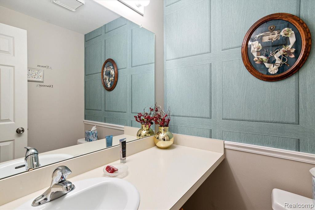 43675 CHRISTOPHER, Canton, MI 48188 — Photo 10