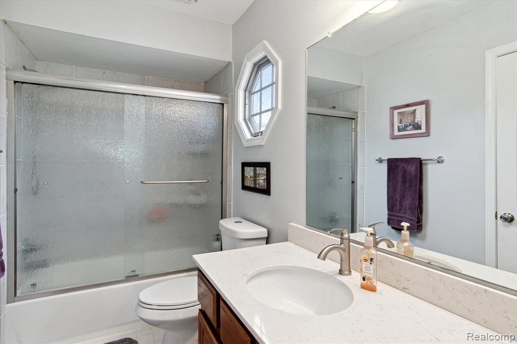 43675 CHRISTOPHER, Canton, MI 48188 — Photo 12
