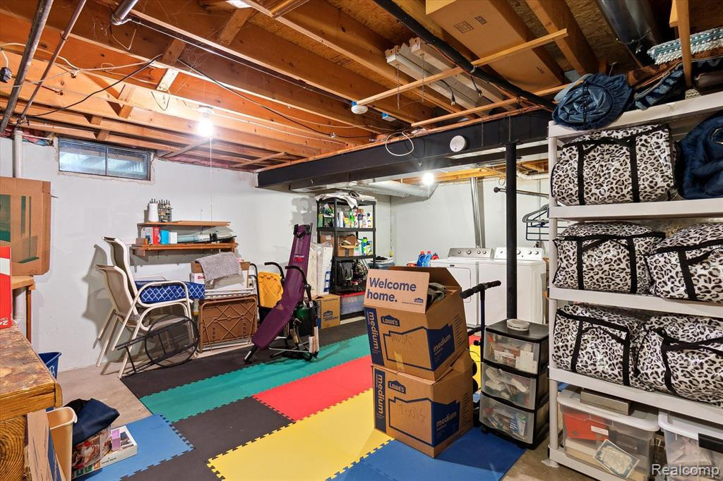 43675 CHRISTOPHER, Canton, MI 48188 — Photo 15