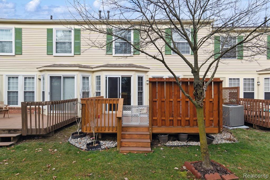 43675 CHRISTOPHER, Canton, MI 48188 — Photo 17