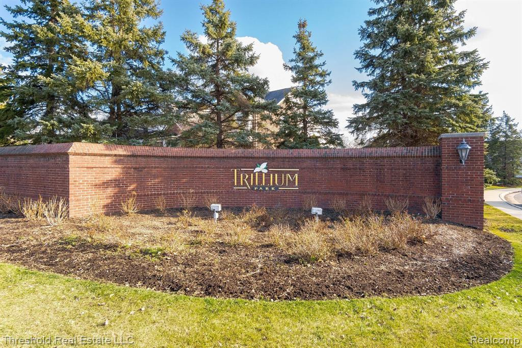 34202 EMMA Circle, Walled Lake, MI 48390 — Photo 2