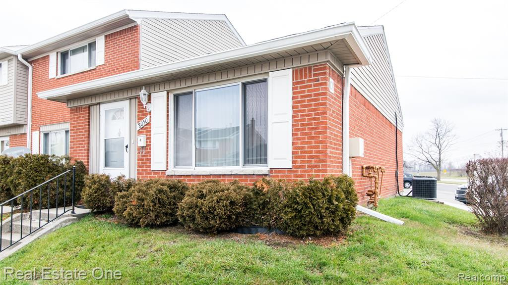 8050 COVENTRY Street, 147, Westland, MI — Photo 2