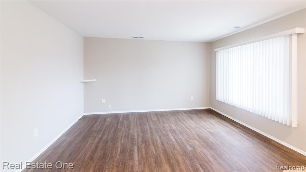 8050 COVENTRY Street, 147, Westland, MI — Photo 11