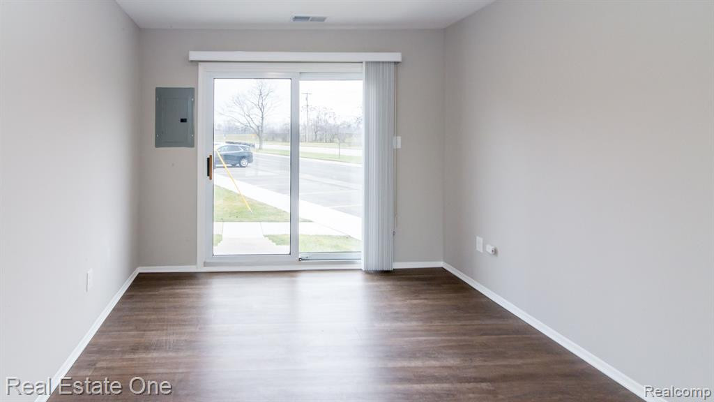 8050 COVENTRY Street, 147, Westland, MI — Photo 15