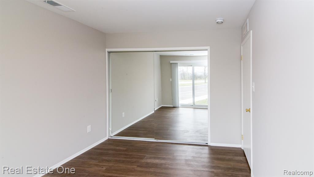 8050 COVENTRY Street, 147, Westland, MI — Photo 16
