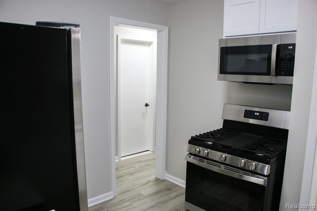 709 S EDISON Avenue, Royal Oak, MI 48067 — Photo 5
