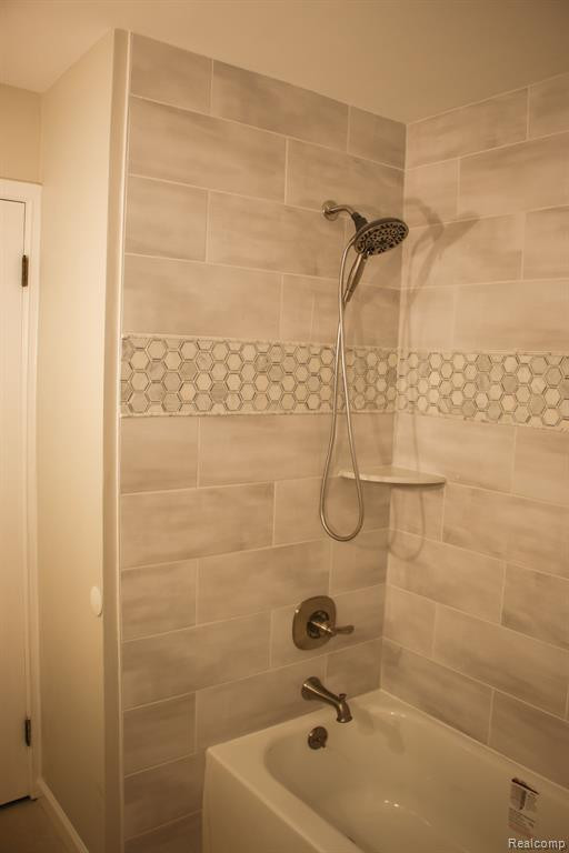 709 S EDISON Avenue, Royal Oak, MI 48067 — Photo 9