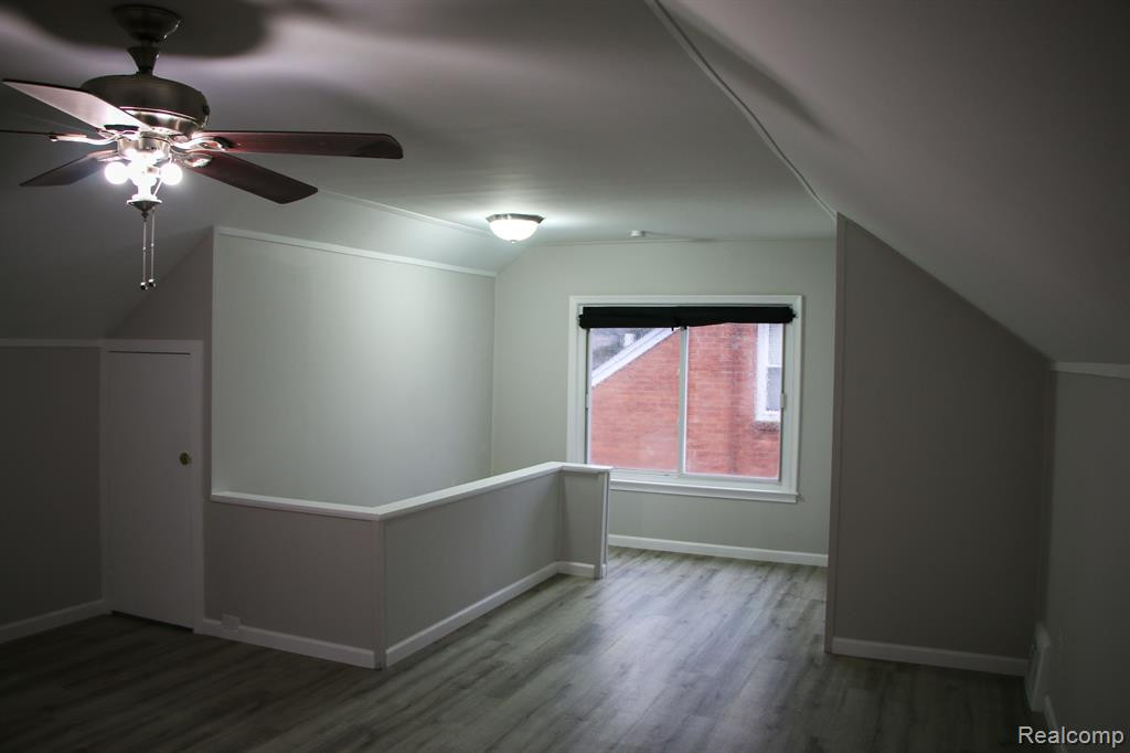 709 S EDISON Avenue, Royal Oak, MI 48067 — Photo 12