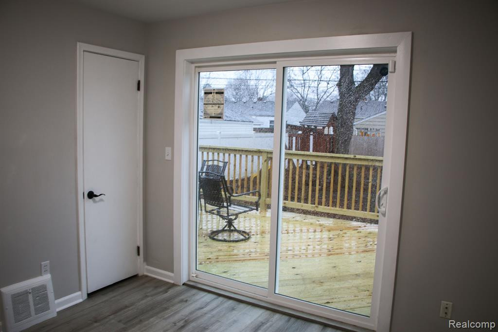709 S EDISON Avenue, Royal Oak, MI 48067 — Photo 15
