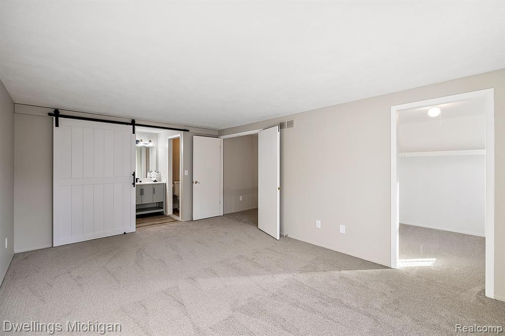 42194 ROSCOMMON Street, Northville, MI 48167 — Photo 11