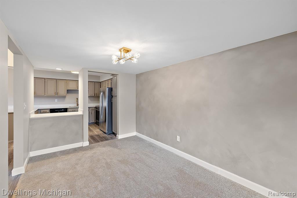42194 ROSCOMMON Street, Northville, MI 48167 — Photo 17