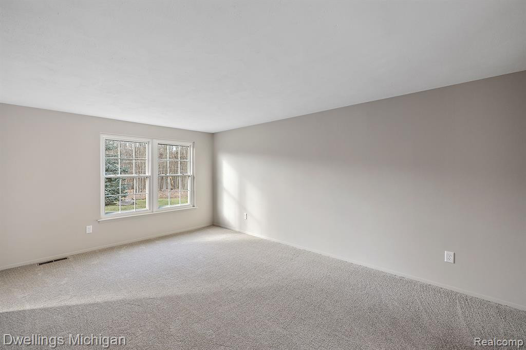 42194 ROSCOMMON Street, Northville, MI 48167 — Photo 27