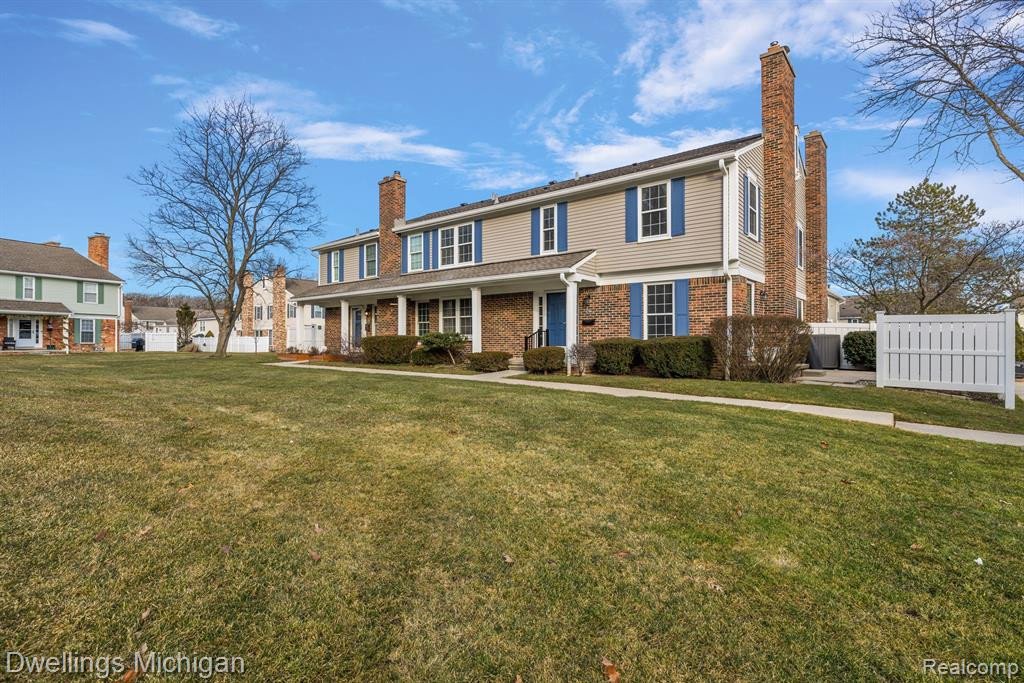 42194 ROSCOMMON Street, Northville, MI 48167 — Photo 40