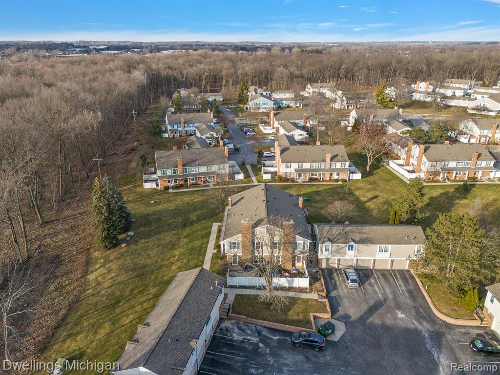 42194 ROSCOMMON Street, Northville, MI 48167 — Photo 50