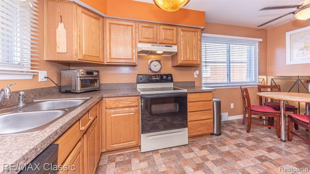 40764 CRABTREE Lane, Plymouth, MI 48170 — Photo 10