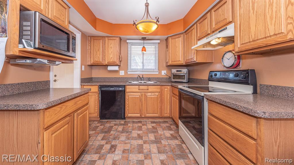 40764 CRABTREE Lane, Plymouth, MI 48170 — Photo 12