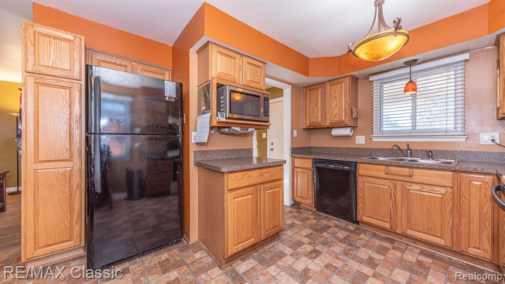 40764 CRABTREE Lane, Plymouth, MI 48170 — Photo 13