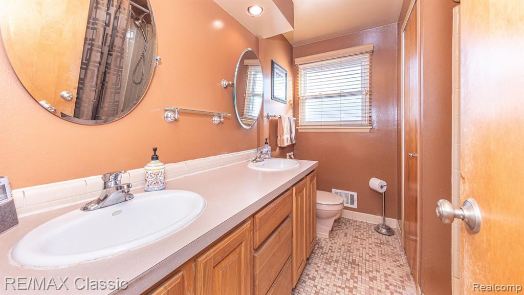 40764 CRABTREE Lane, Plymouth, MI 48170 — Photo 17