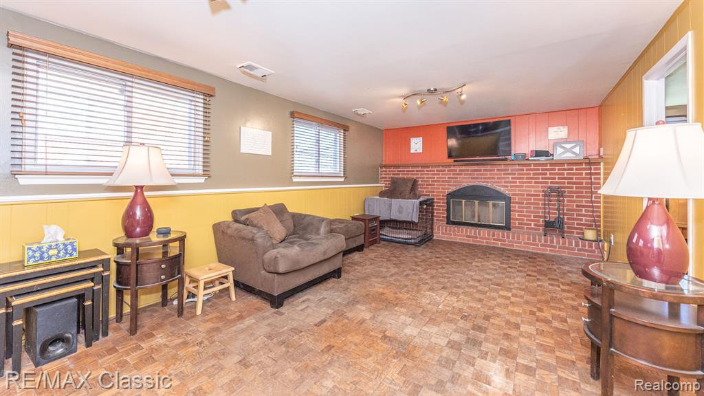 40764 CRABTREE Lane, Plymouth, MI 48170 — Photo 29