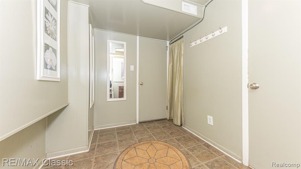 40764 CRABTREE Lane, Plymouth, MI 48170 — Photo 38