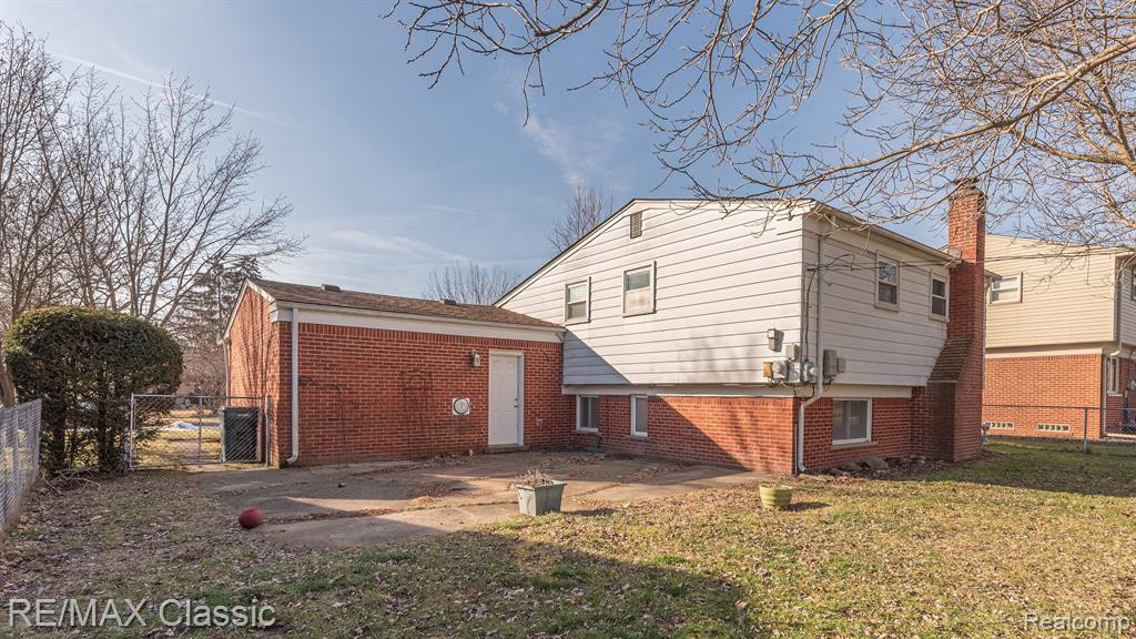 40764 CRABTREE Lane, Plymouth, MI 48170 — Photo 42