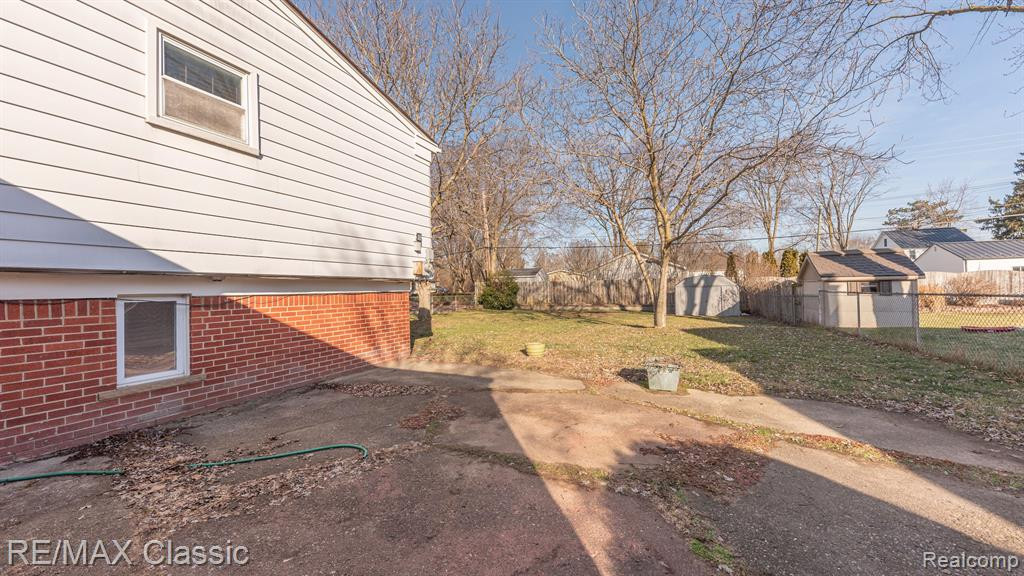 40764 CRABTREE Lane, Plymouth, MI 48170 — Photo 43