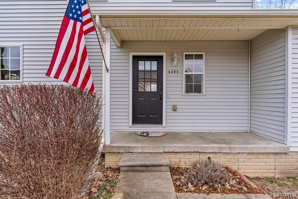 6205 CLUBHOUSE WAY, Swartz Creek, MI 48473 — Photo 2
