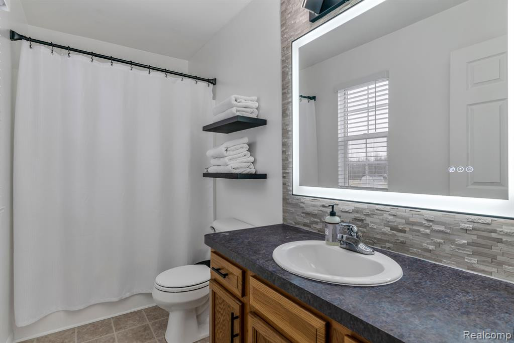 6205 CLUBHOUSE WAY, Swartz Creek, MI 48473 — Photo 5