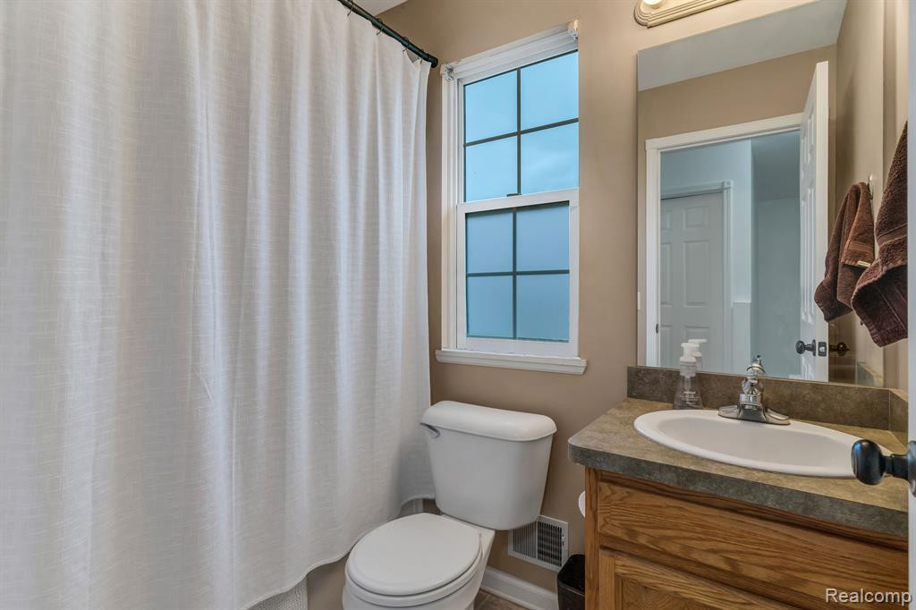 6205 CLUBHOUSE WAY, Swartz Creek, MI 48473 — Photo 11