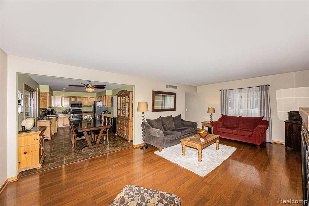 45937 DUKE Drive, Chesterfield, MI — Photo 14