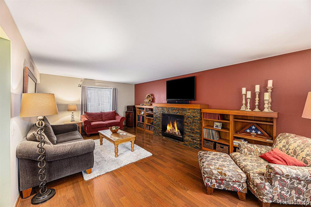 45937 DUKE Drive, Chesterfield, MI — Photo 15
