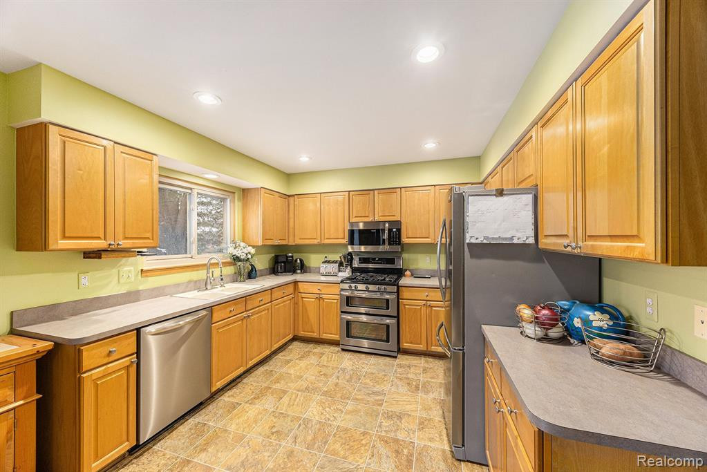 45937 DUKE Drive, Chesterfield, MI — Photo 18