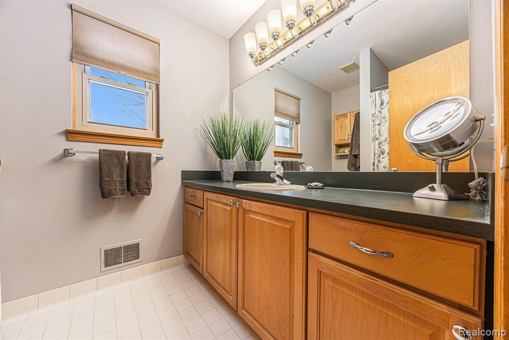 45937 DUKE Drive, Chesterfield, MI — Photo 26