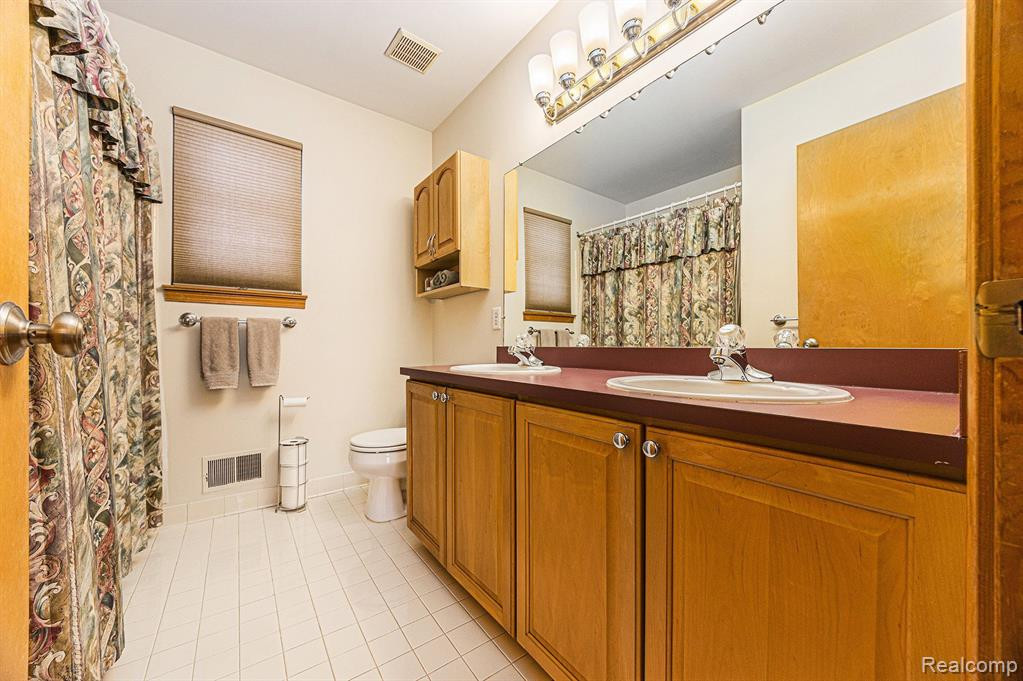 45937 DUKE Drive, Chesterfield, MI — Photo 31